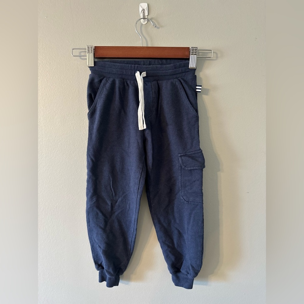 Splendid navy sweat pants. Little kid size T4-5